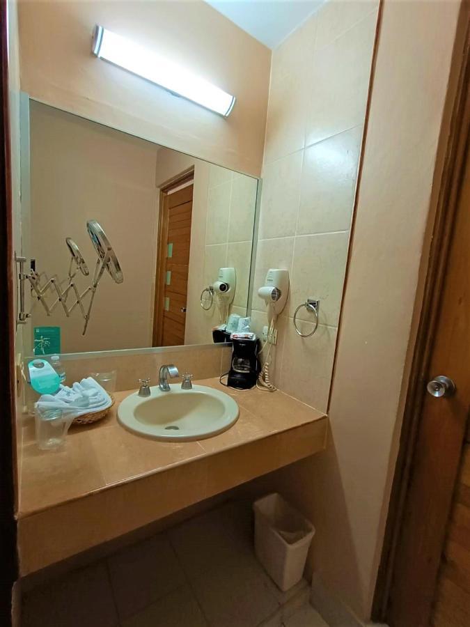 Hotel Santo Domingo Express ビジャエルモッサ エクステリア 写真