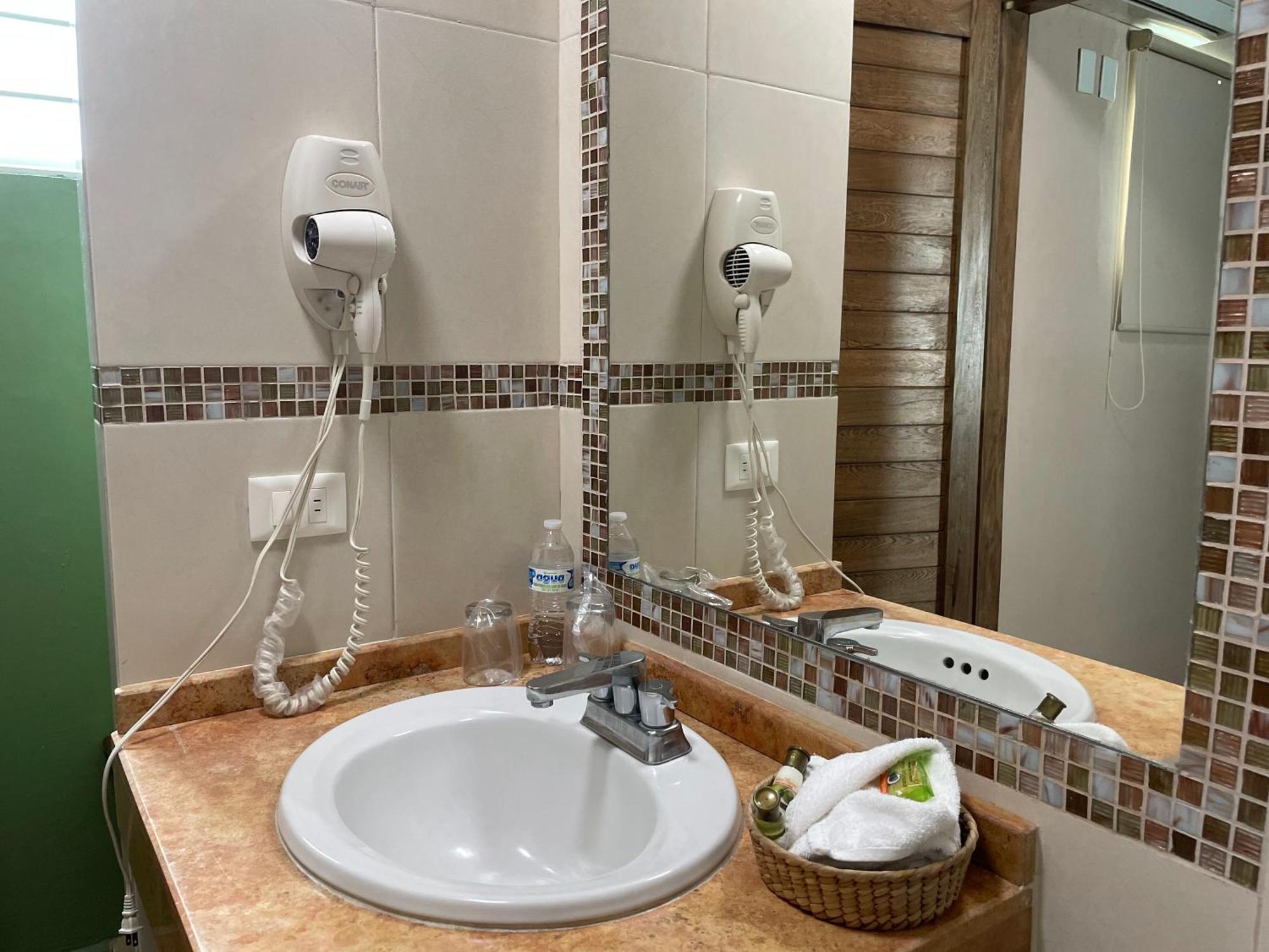 Hotel Santo Domingo Express ビジャエルモッサ エクステリア 写真